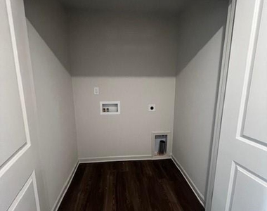 119 Villa Lane - Photo Thumbnail 14