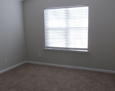8488 Chaceview Court - Photo Thumbnail 10