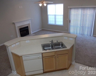 8488 Chaceview Court - Photo Thumbnail 9