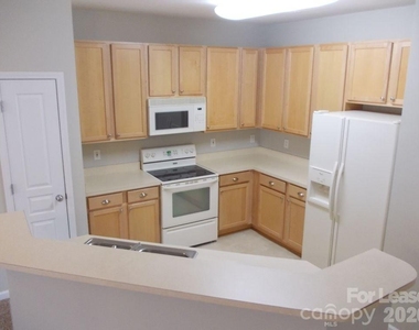 8488 Chaceview Court - Photo Thumbnail 6