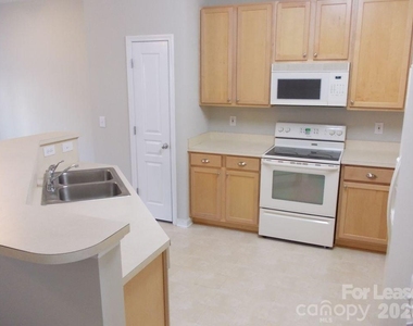 8488 Chaceview Court - Photo Thumbnail 7