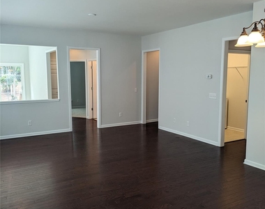 9015 Smokey Hill Lane - Photo Thumbnail 4
