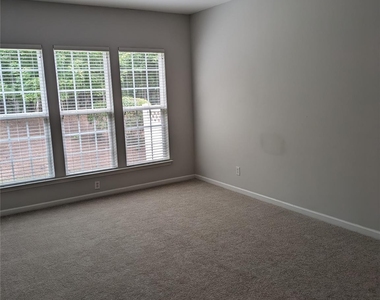 9015 Smokey Hill Lane - Photo Thumbnail 7