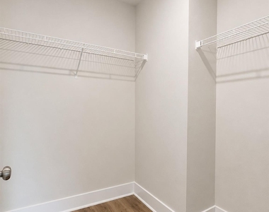4634 Dogwood Place - Photo Thumbnail 10