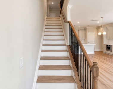 4630 Dogwood Place - Photo Thumbnail 8