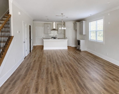 4630 Dogwood Place - Photo Thumbnail 2