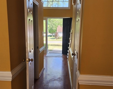 2411 Celosia Drive - Photo Thumbnail 2