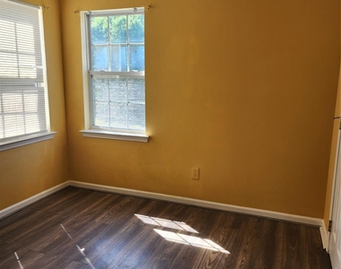 2411 Celosia Drive - Photo Thumbnail 13