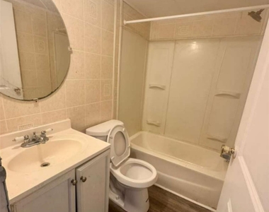 3037 Crenson Drive - Photo Thumbnail 2