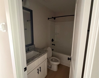 212 N Yadkin Avenue - Photo Thumbnail 17