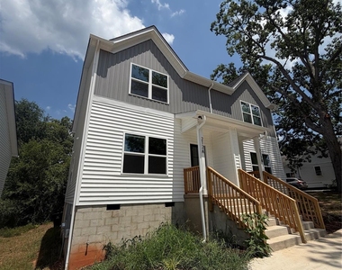 212 N Yadkin Avenue - Photo Thumbnail 1