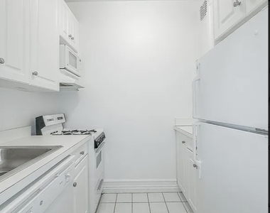  East 83rd Street - Photo Thumbnail 3