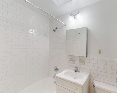 West 55th Street - Photo Thumbnail 4