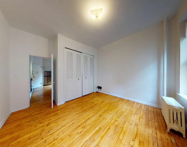 East 93rd Street - Photo Thumbnail 3