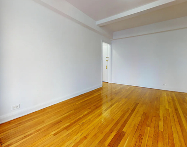 East 38th Street - Photo Thumbnail 4
