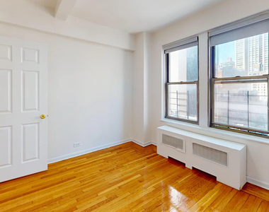 East 38th Street - Photo Thumbnail 5