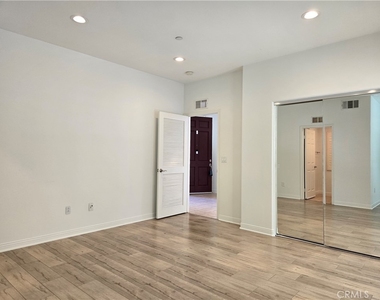 12914 Agustin Place - Photo Thumbnail 16