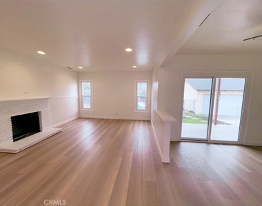 836 E Whitcomb - Photo Thumbnail 3