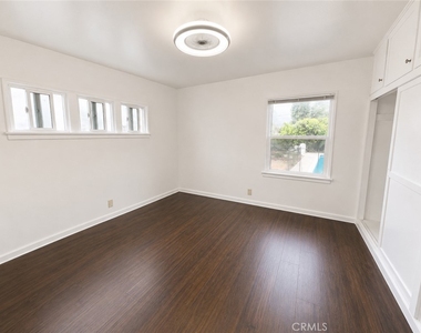 836 E Whitcomb - Photo Thumbnail 16
