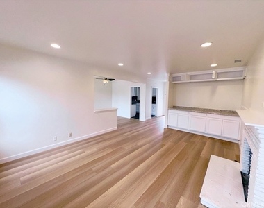 836 E Whitcomb - Photo Thumbnail 5
