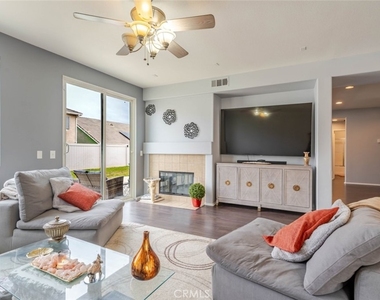 39112 Desert Holly Lane - Photo Thumbnail 9