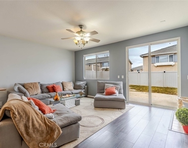 39112 Desert Holly Lane - Photo Thumbnail 10