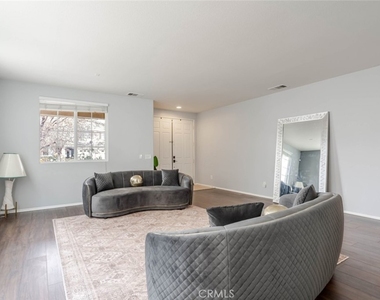 39112 Desert Holly Lane - Photo Thumbnail 5
