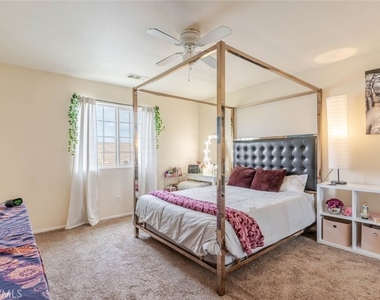 39112 Desert Holly Lane - Photo Thumbnail 21