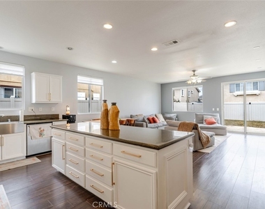 39112 Desert Holly Lane - Photo Thumbnail 15