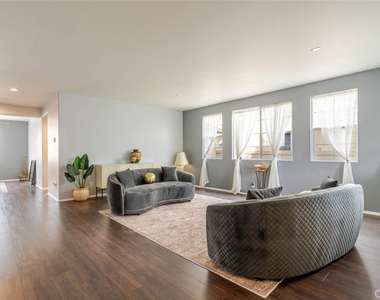 39112 Desert Holly Lane - Photo Thumbnail 3