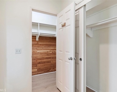 2117 Bermuda Dunes - Photo Thumbnail 12