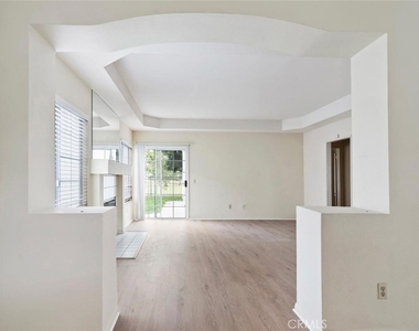 2117 Bermuda Dunes - Photo Thumbnail 4