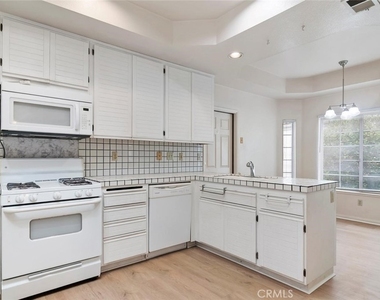 2117 Bermuda Dunes - Photo Thumbnail 6