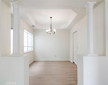 2117 Bermuda Dunes - Photo Thumbnail 9