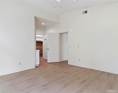2117 Bermuda Dunes - Photo Thumbnail 15