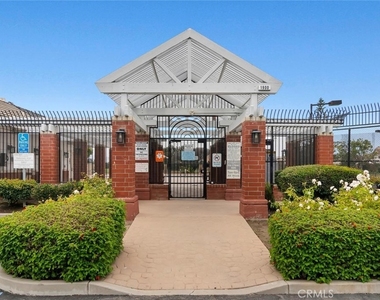 2117 Bermuda Dunes - Photo Thumbnail 24