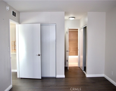 14560 Clark Street - Photo Thumbnail 12