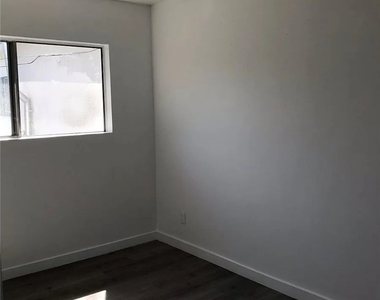 4444 Centinela Avenue - Photo Thumbnail 10
