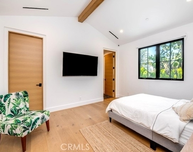 5150 Beeman Avenue - Photo Thumbnail 36
