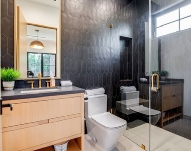 5150 Beeman Avenue - Photo Thumbnail 22