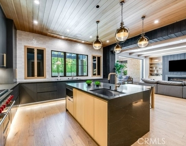 5150 Beeman Avenue - Photo Thumbnail 14