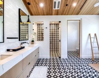 5150 Beeman Avenue - Photo Thumbnail 32