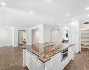 1714 W Oak - Photo Thumbnail 18
