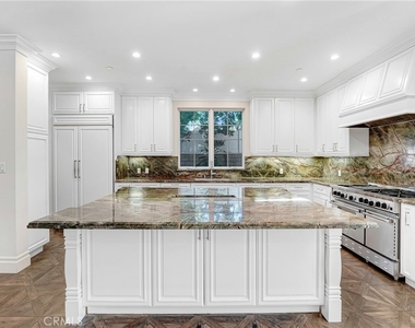 1714 W Oak - Photo Thumbnail 16