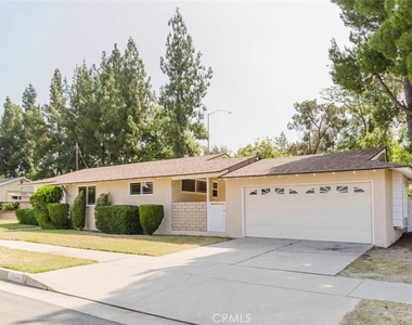 10826 Blucher Avenue - Photo Thumbnail 1