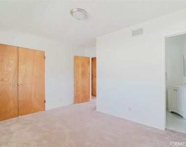 10826 Blucher Avenue - Photo Thumbnail 17