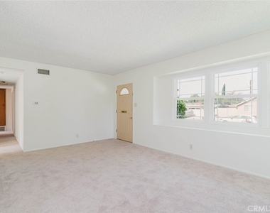 10826 Blucher Avenue - Photo Thumbnail 5