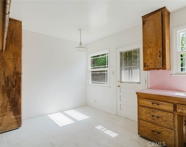 10826 Blucher Avenue - Photo Thumbnail 13