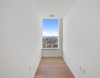 889 Francisco Street - Photo Thumbnail 18