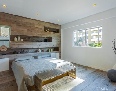 947 4th Street - Photo Thumbnail 11